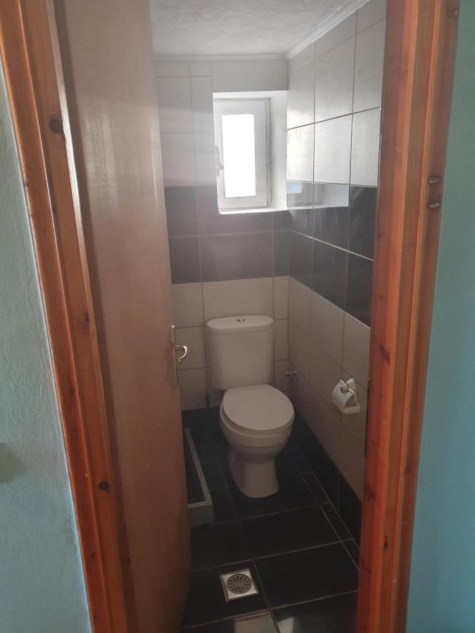 Πέτρινο Σπίτι Hotell Lazaráta Exteriör bild