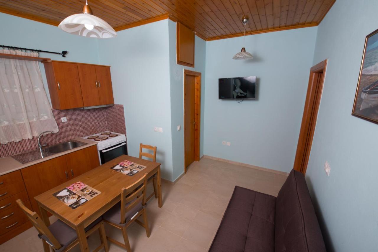 Πέτρινο Σπίτι Hotell Lazaráta Exteriör bild