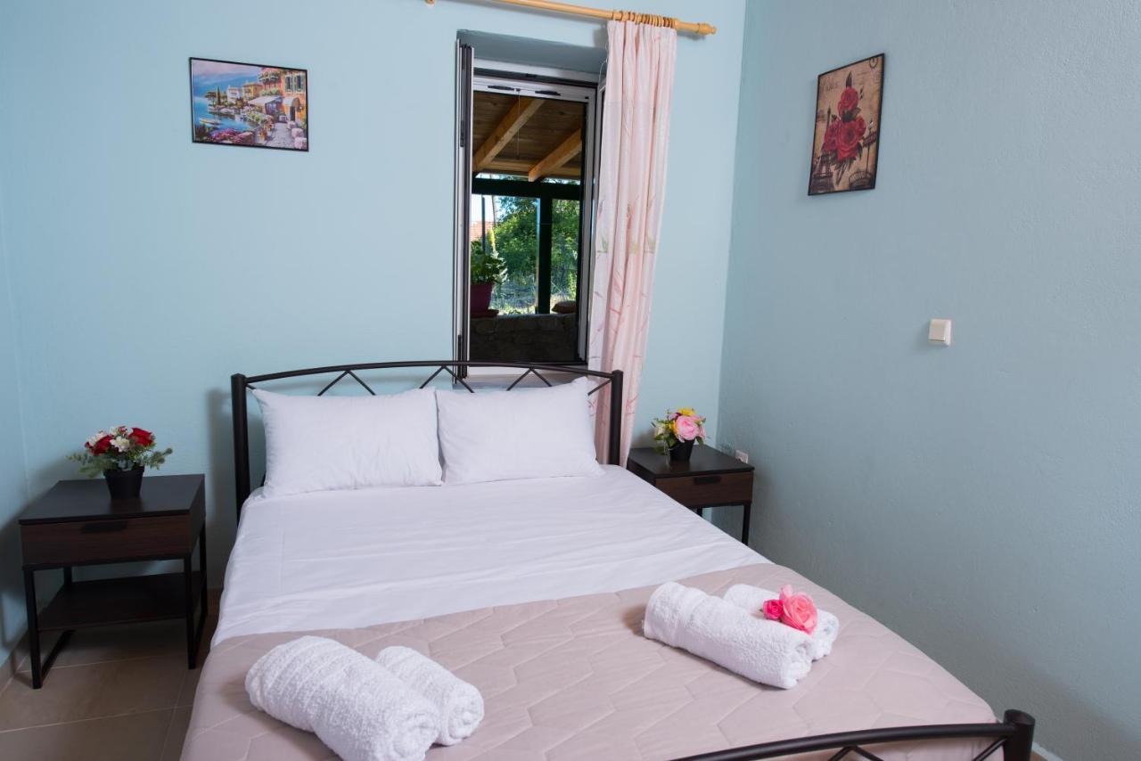 Πέτρινο Σπίτι Hotell Lazaráta Exteriör bild